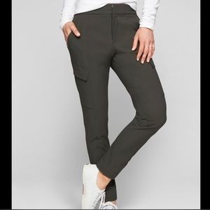 Athleta Wander Utility Pants (Size 10P)